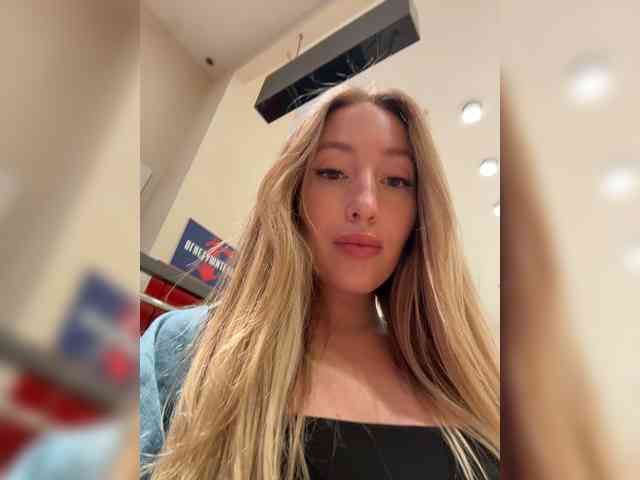 Chloee webcam