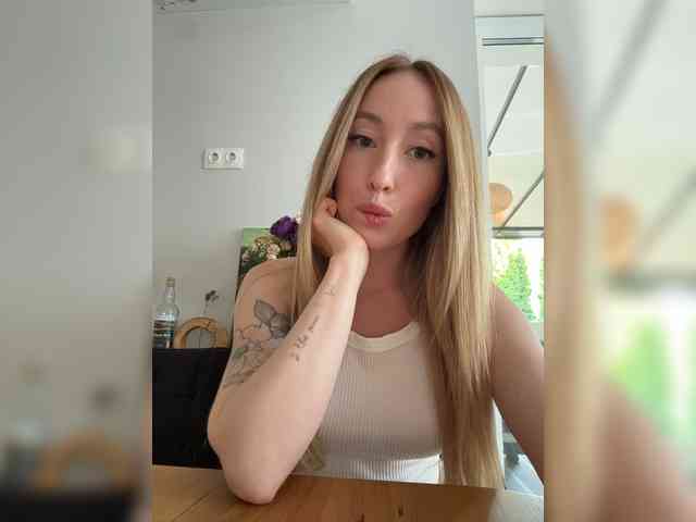 Модель: Chloee