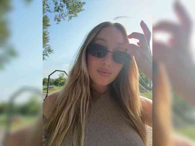 Chloee webcam