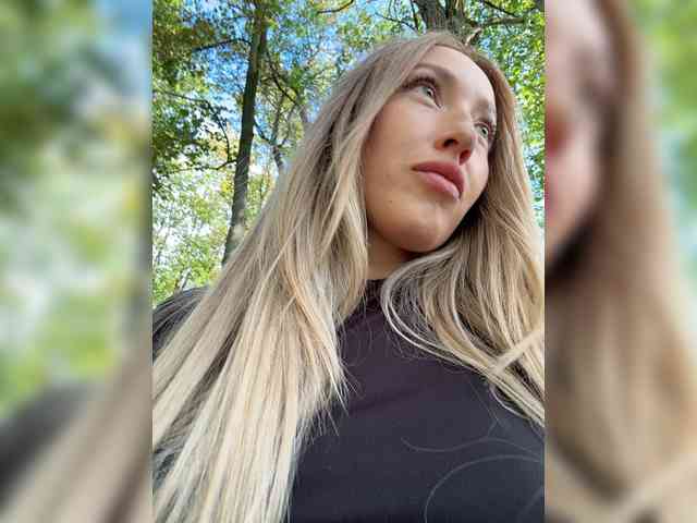 Model: Chloee