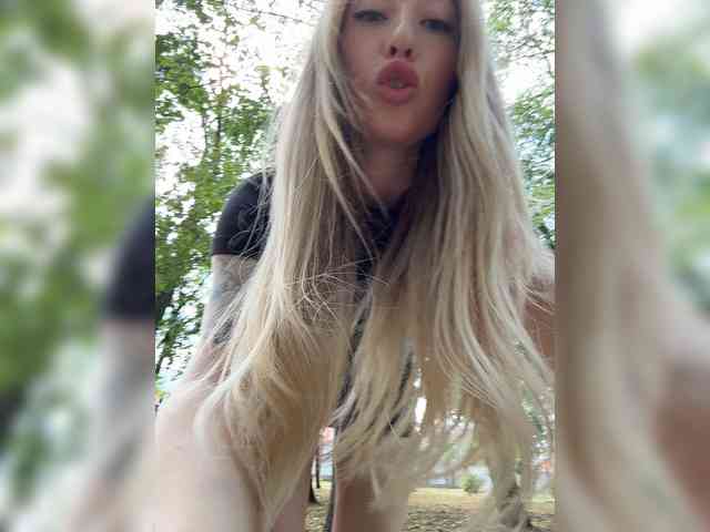 KiraBlake Sex Cam Show