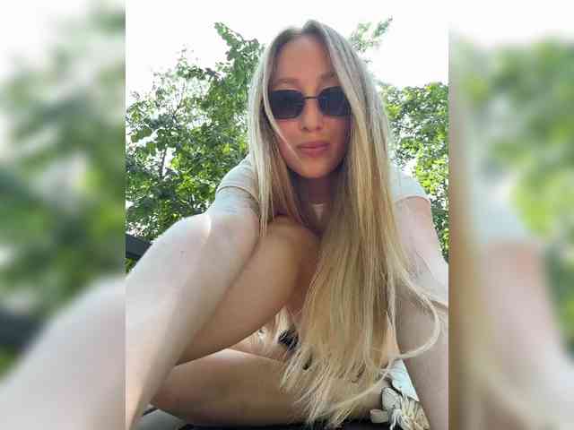 Chloee webcam