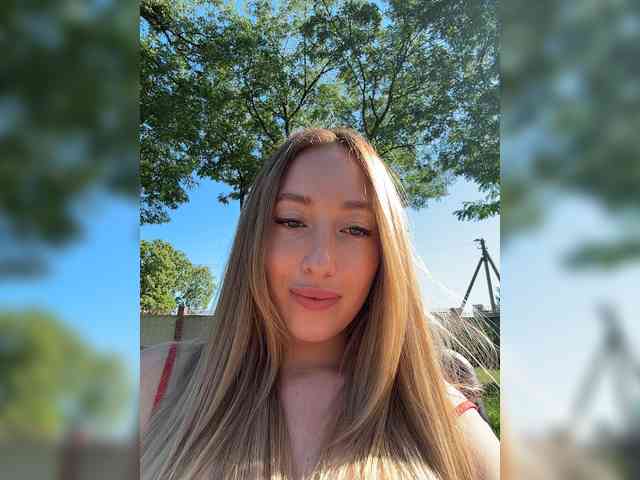 Chloee webcam