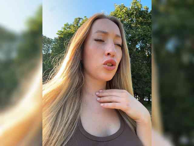 Chloee webcam