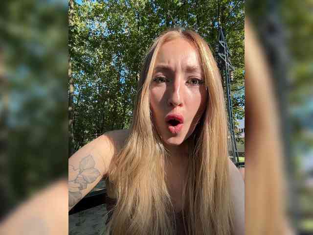 Chloee webcam