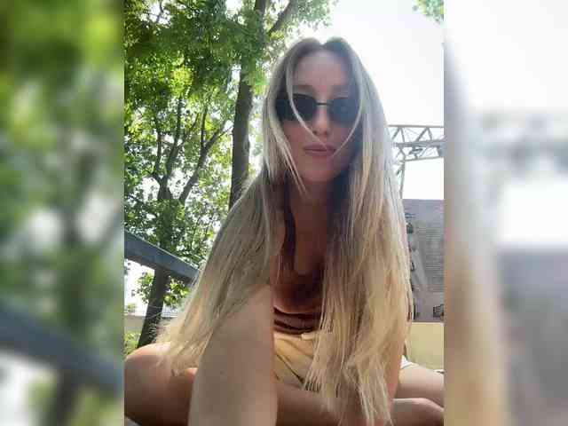 Chloee webcam