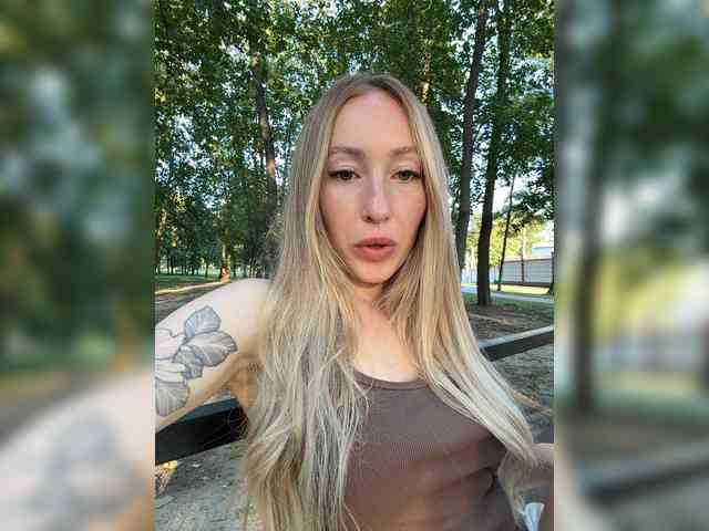 Модель: Chloee