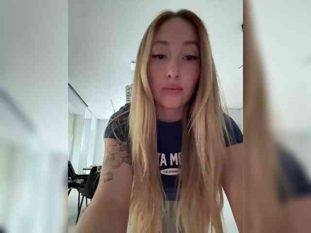 Chloee webcam
