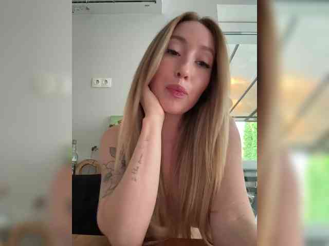 Модель: Chloee