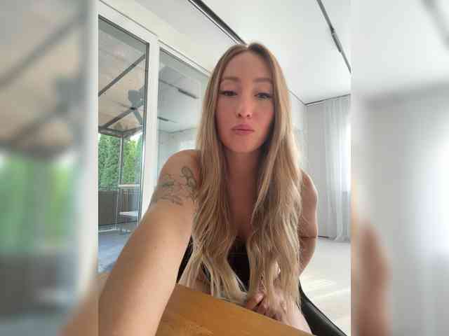 Chloee webcam