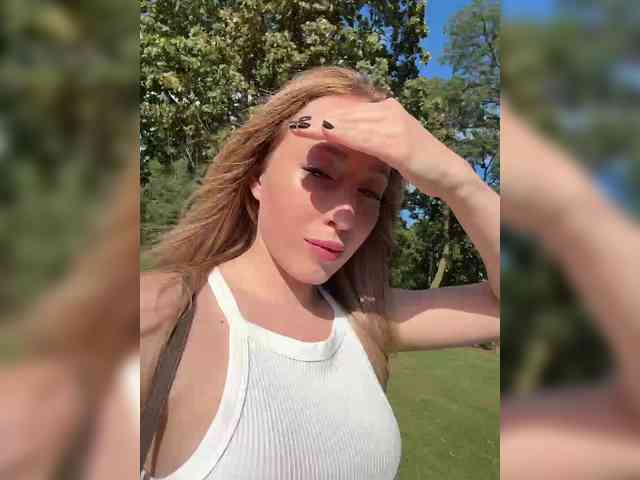 Chloee webcam