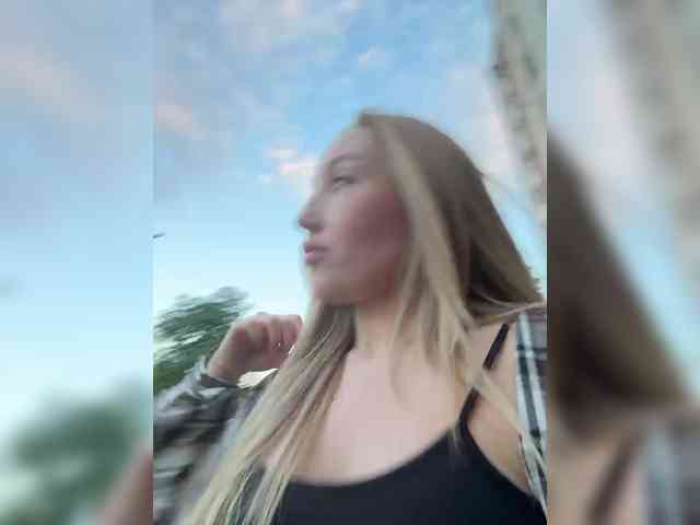Model: Chloee