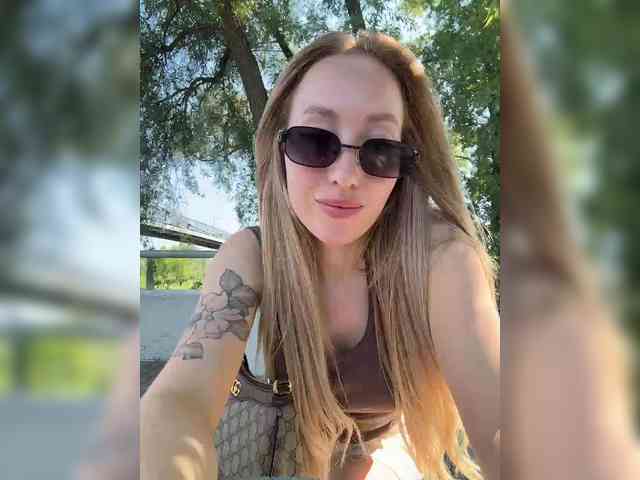Chloee webcam