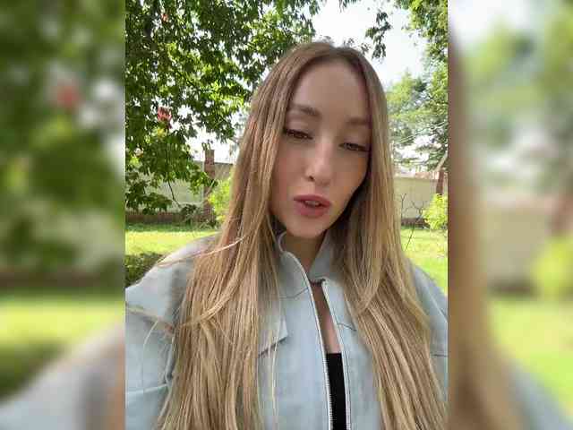 Chloee webcam