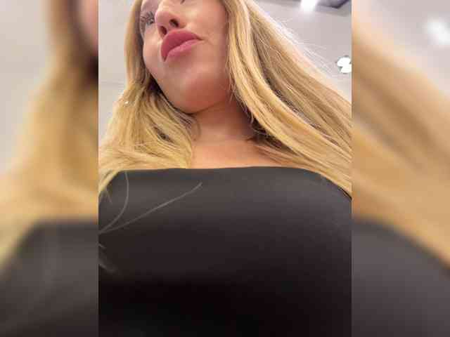 Chloee webcam