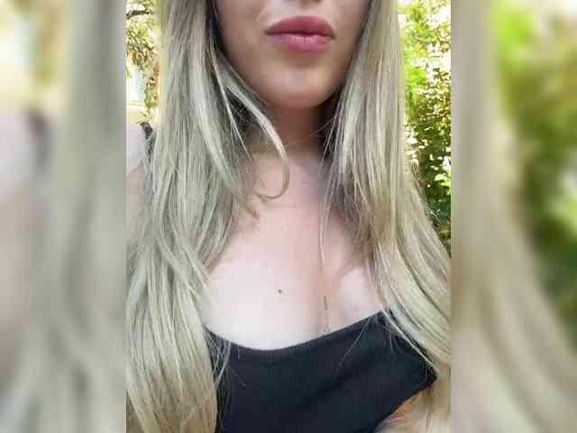 Chloee webcam