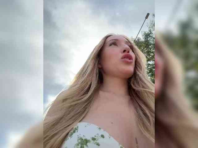 Chloee webcam