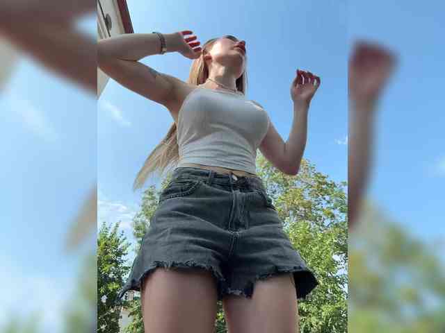 Модель: Chloee