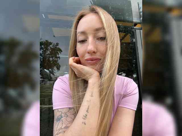 Chloee webcam