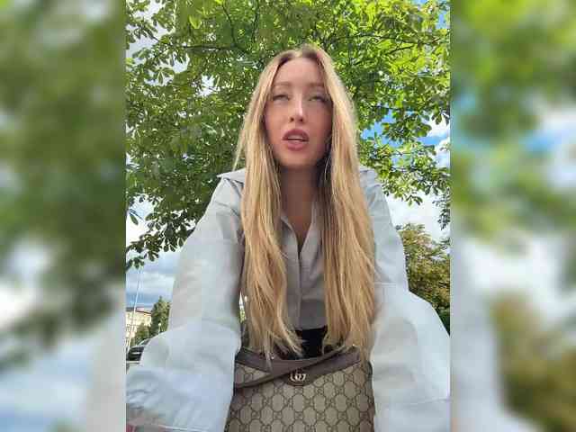 Chloee webcam