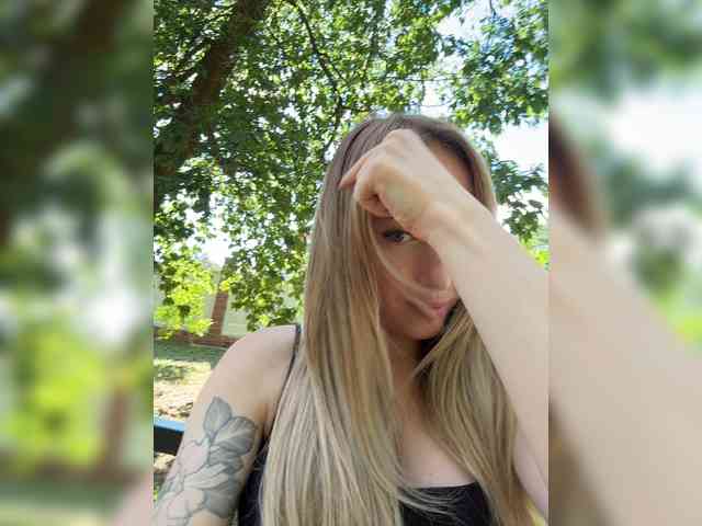 Model: Chloee
