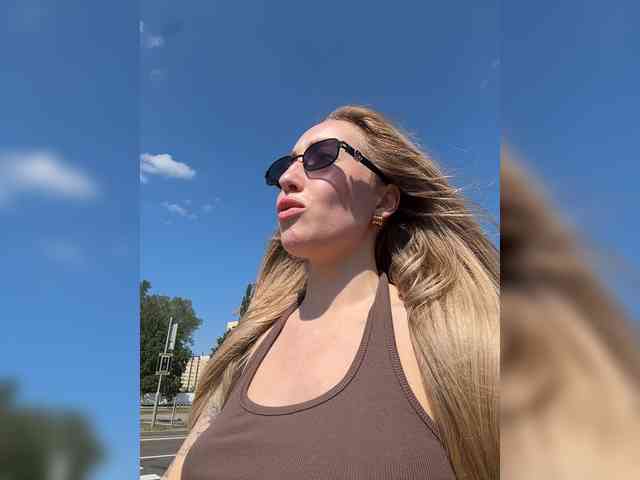KiraBlake Sex Cam Show