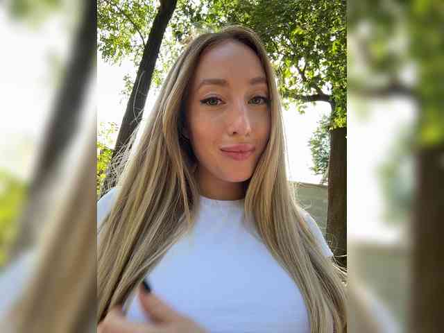 Модель: Chloee