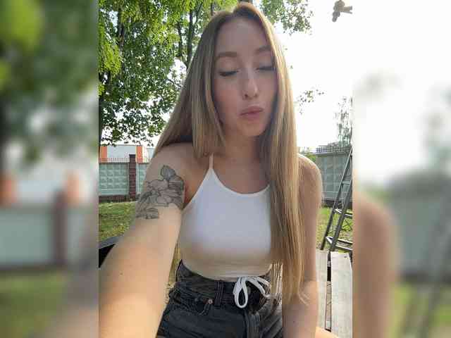 Модель: Chloee