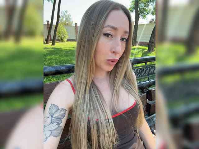 Chloee webcam