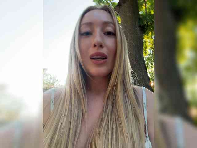 KiraBlake Sex Cam Show