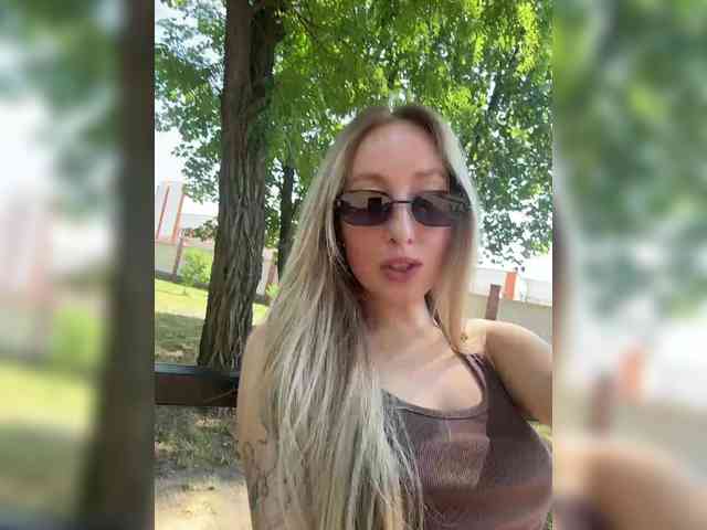 Модель: Chloee