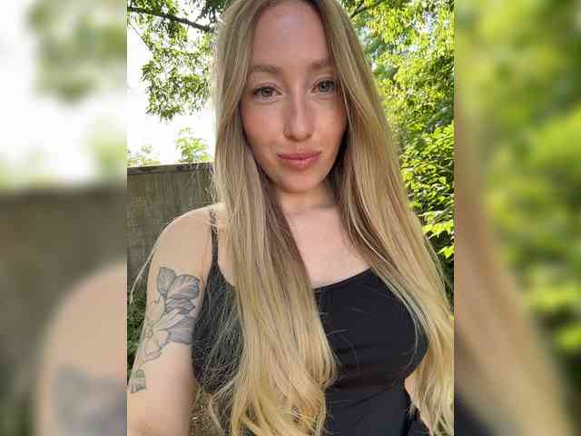Chloee webcam