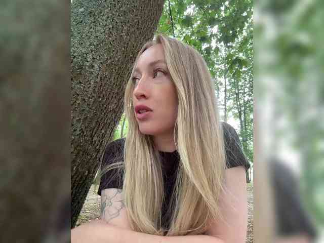 Model: Chloee