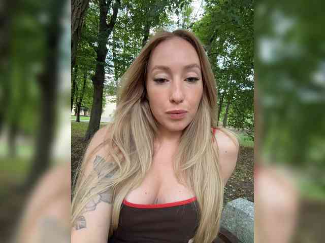 Model: Chloee