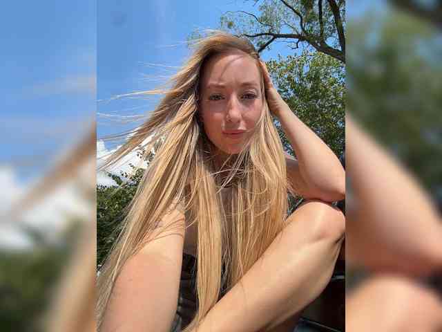 Chloee webcam