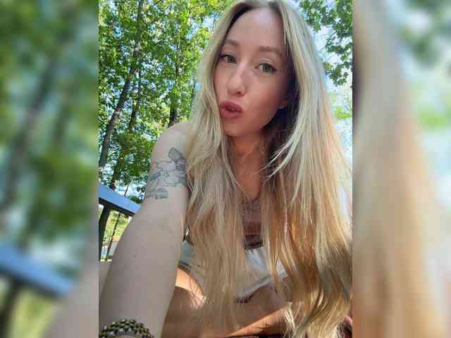 Модель: Chloee
