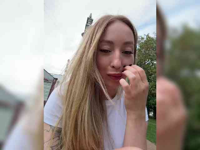Chloee webcam