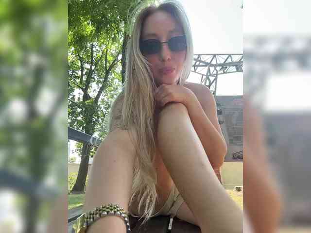 KiraBlake Sex Cam Show