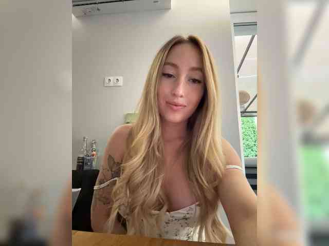 Chloee webcam
