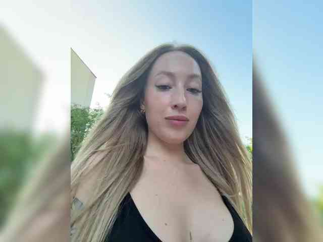 Модель: Chloee