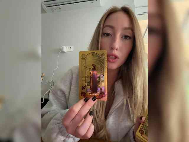 Модель: Chloee