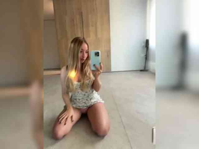 Chloee webcam