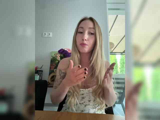Модель: Chloee