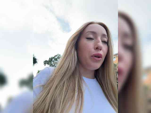 Chloee webcam