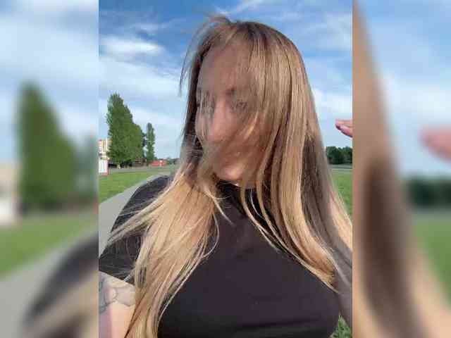 Chloee webcam