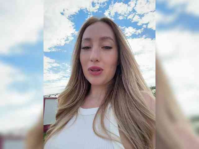Chloee webcam
