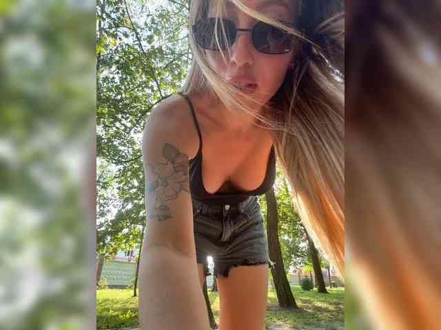 Chloee webcam