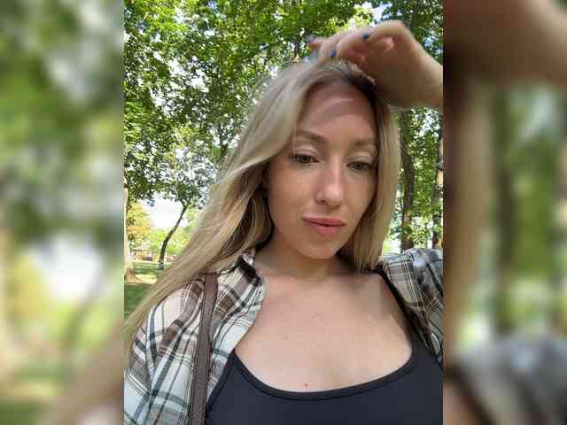 Chloee webcam