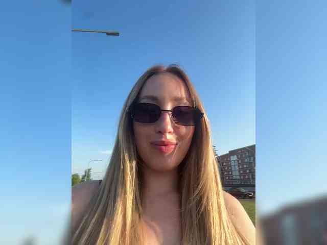 Chloee webcam
