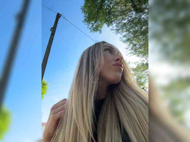 Модель: Chloee